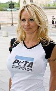 PETA - Pamela Anderson avec le t-shirt PETA