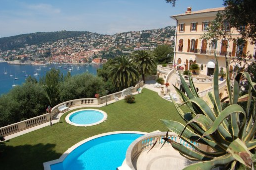 Villa au bord de la Côte d'Azur